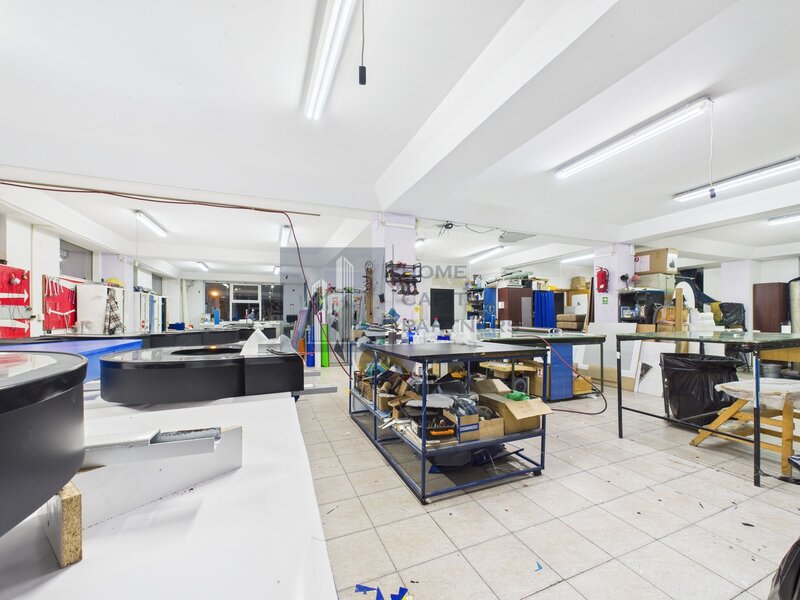 Spatiu comercial 726 mp  ideal pentru productie, birouri sau showroom