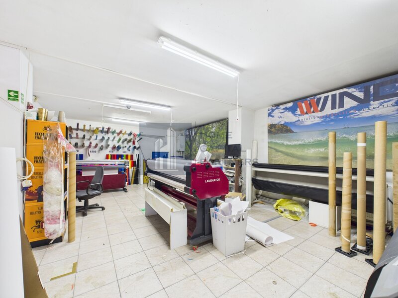 Spatiu comercial 726 mp  ideal pentru productie, birouri sau showroom