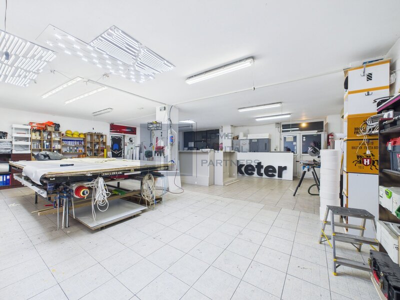 Spatiu comercial 726 mp  ideal pentru productie, birouri sau showroom
